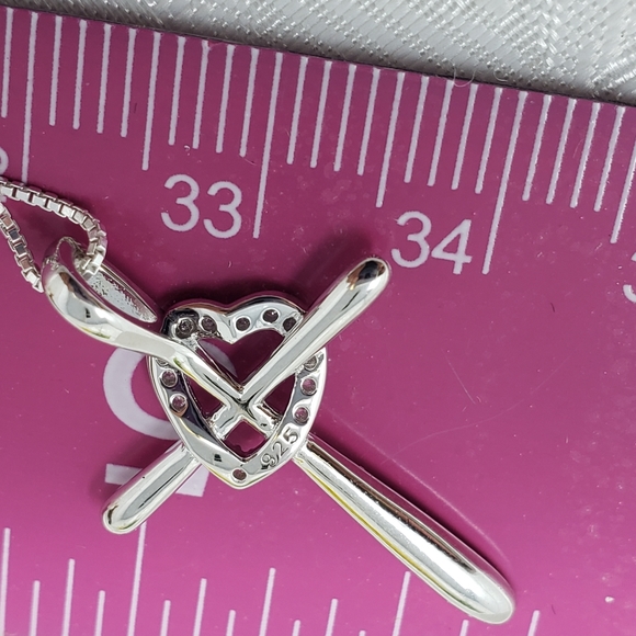 🆕️ 925 Sterling Silver Cross Heart CZ Pendant with 18" Box Chain - Picture 4 of 6